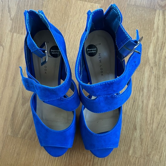 Very comfy blue heels - Picture 3 of 6